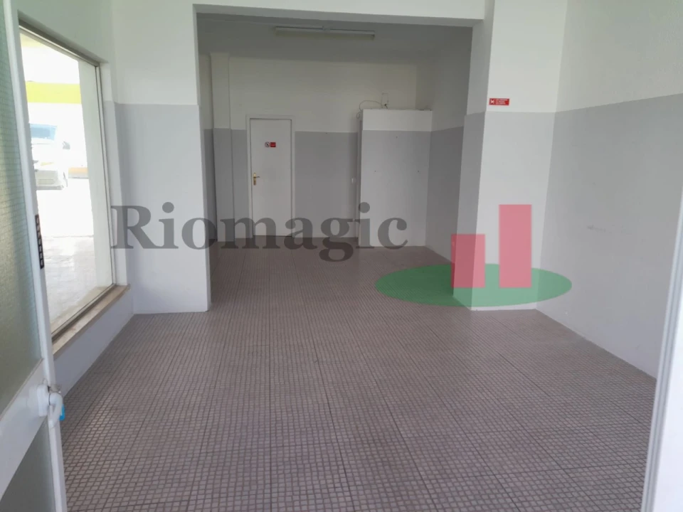 Loja para Venda em Salvaterra de Magos e Foros de Salvaterra Foto 2