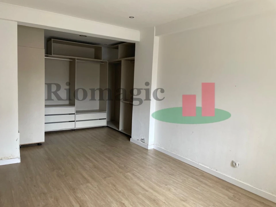 Apartamento T3 para Venda em Ramada e Caneças Foto 10