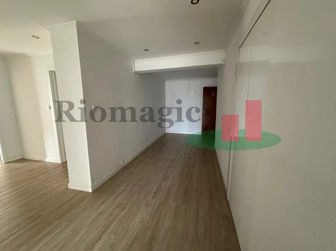 Apartamento T3 para Venda em Ramada e Caneças Foto 1