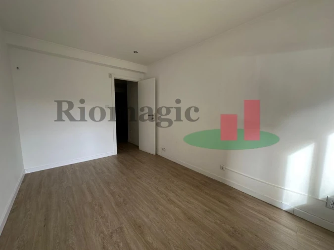 Apartamento T3 para Venda em Ramada e Caneças Foto 9