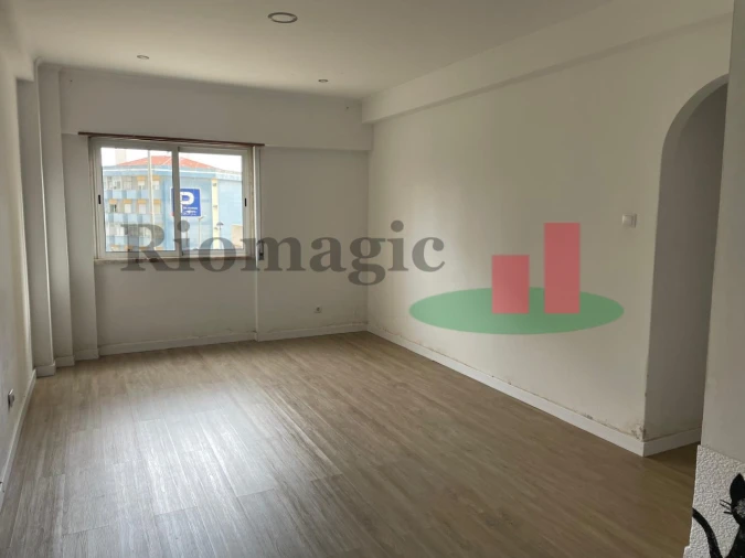 Apartamento T3 para Venda em Ramada e Caneças Foto 3