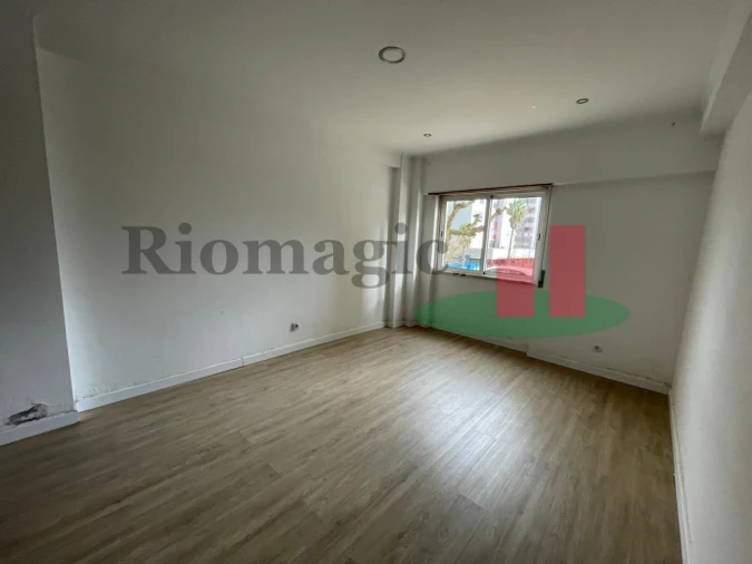 Apartamento T3 para Venda em Ramada e Caneças Foto 2