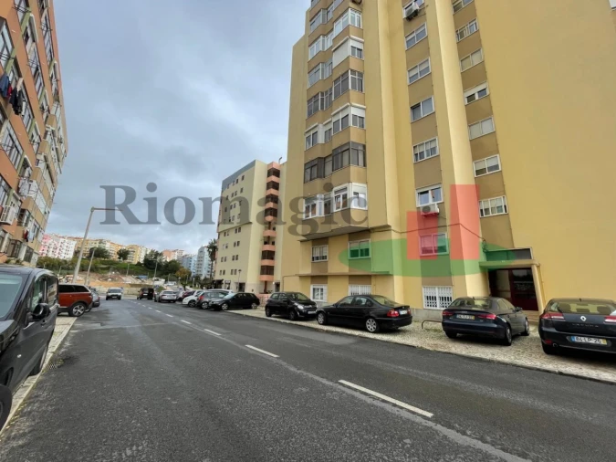 Apartamento T3 para Venda em Ramada e Caneças Foto 22