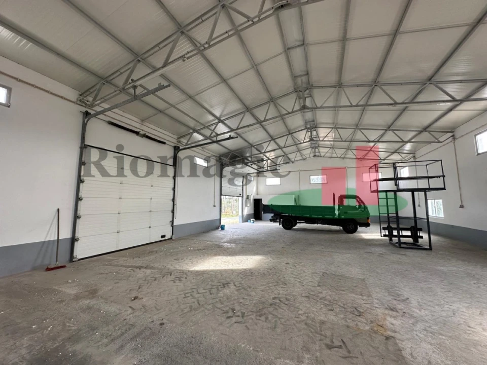 Armazém para Arrendamento em São Sebastião Foto 2