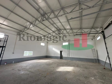 Armazém para Arrendamento em São Sebastião