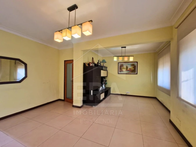 Apartamento T3 para Venda em Darque Foto 3