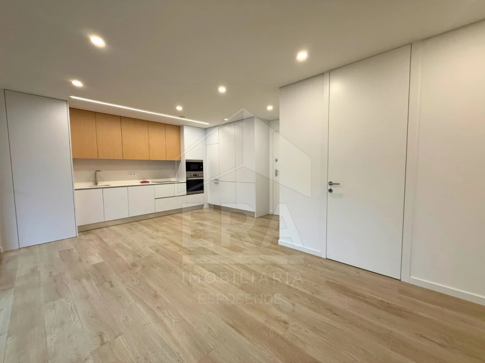 Apartamento T2 para Venda em Darque Foto 2