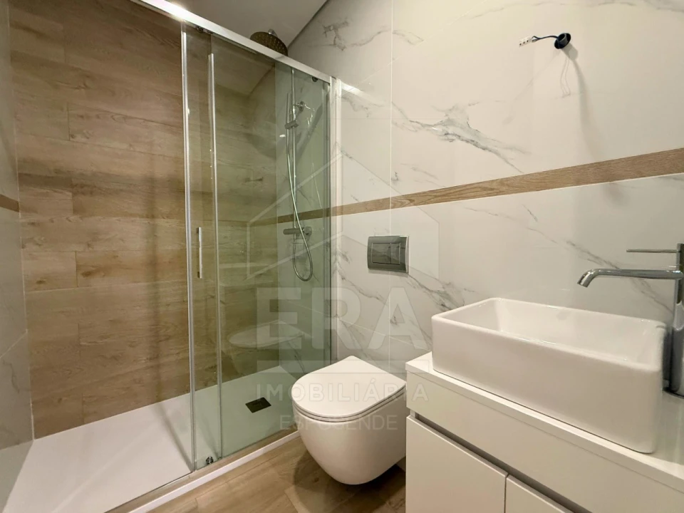 Apartamento T2 para Venda em Darque Foto 5