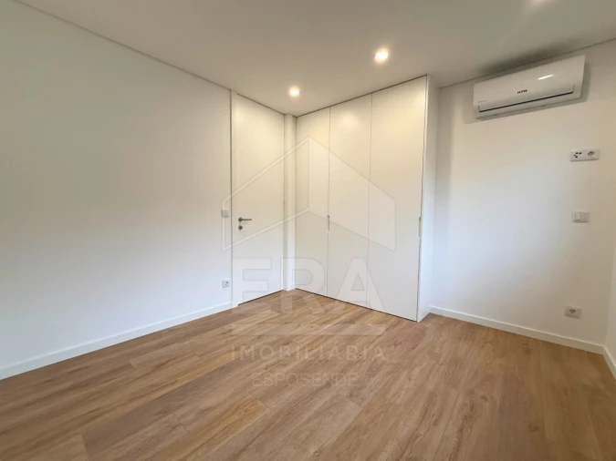 Apartamento T2 para Venda em Darque Foto 4