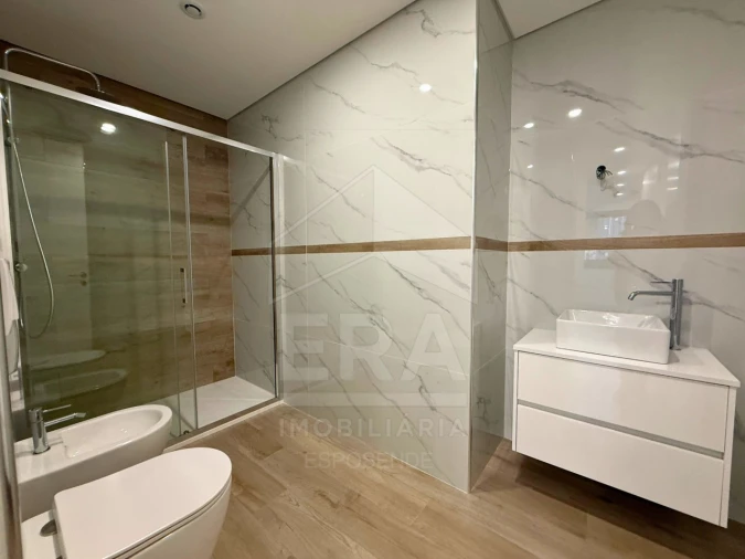 Apartamento T2 para Venda em Darque Foto 7