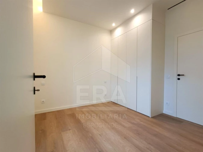 Apartamento T2 para Venda em Santa Maria Maior e Monserrate e Meadela Foto 4