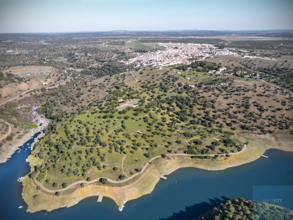 Prédio para Venda em Torrão Foto 3