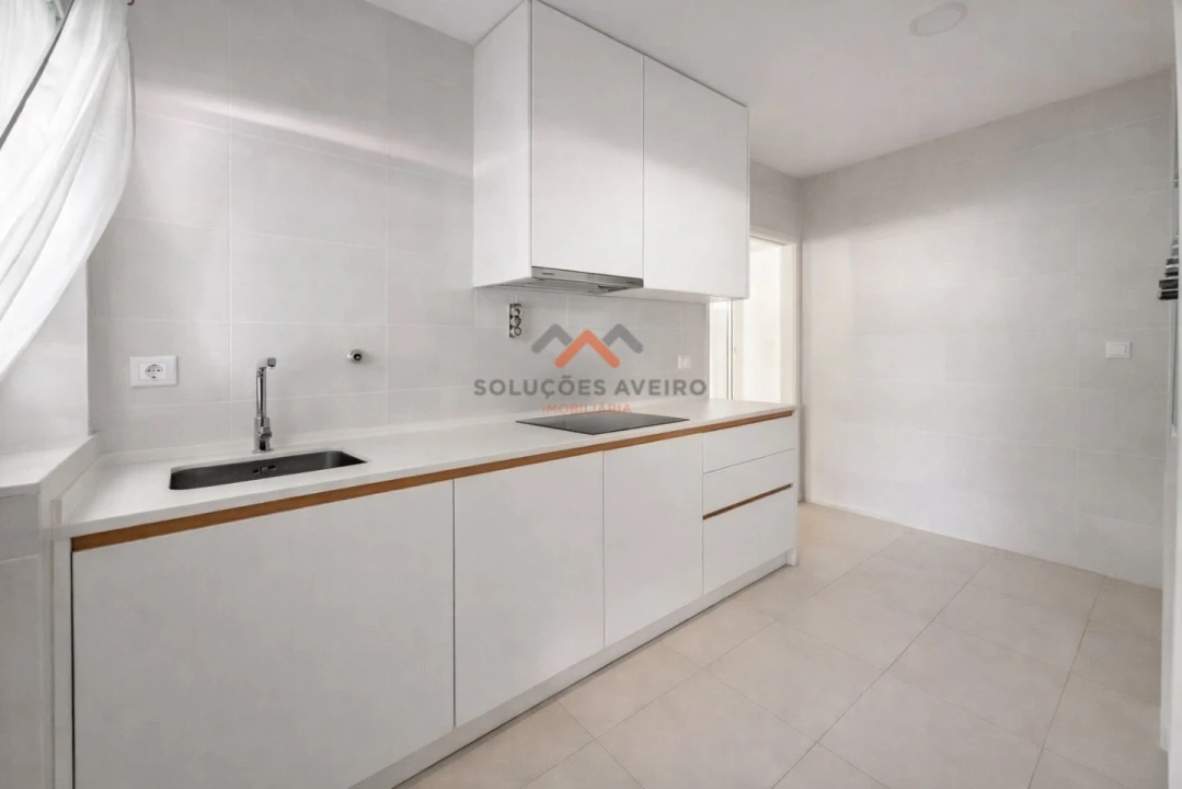 Apartamento T2 para Venda em Esgueira Foto 3