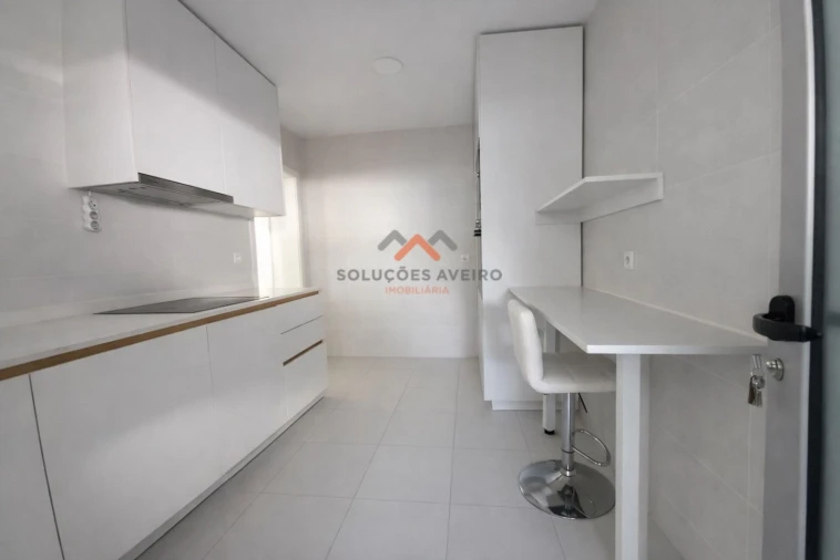 Apartamento T2 para Venda em Esgueira Foto 4