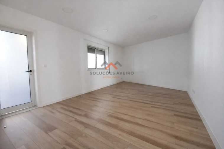 Apartamento T2 para Venda em Esgueira Foto 5