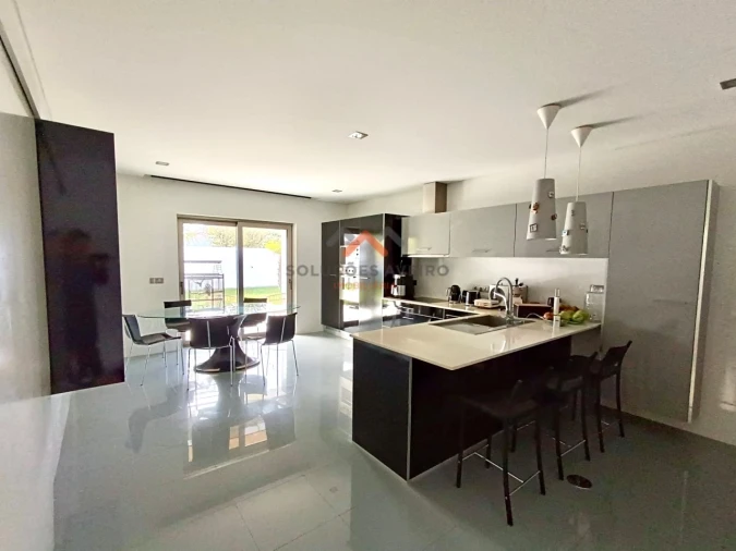 Moradia T5 para Venda em Oliveira do Bairro Foto 16