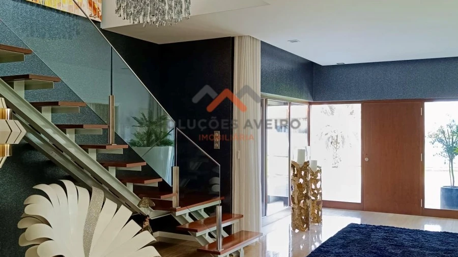 Moradia T5 para Venda em Oliveira do Bairro