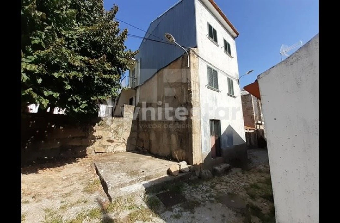 Moradia T2 para Venda em Canas de Senhorim Foto 2