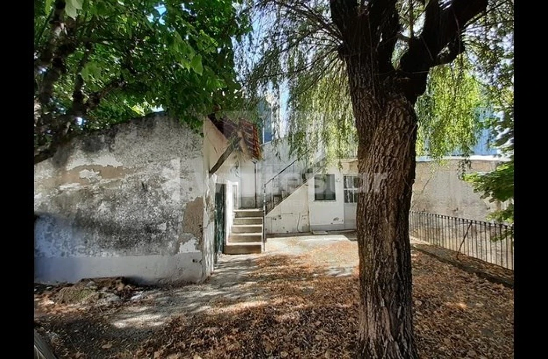 Moradia T2 para Venda em Canas de Senhorim Foto 5