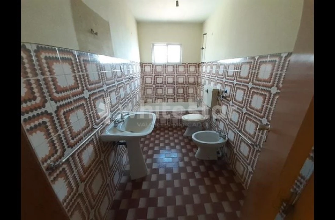 Moradia T2 para Venda em Canas de Senhorim Foto 6