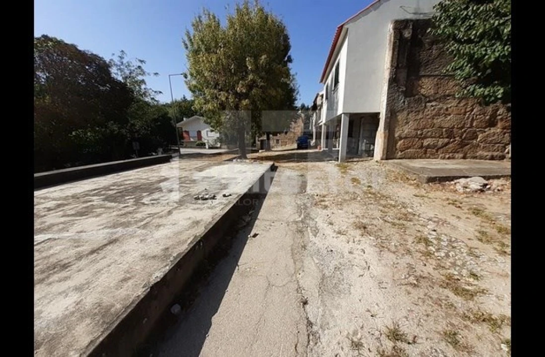 Moradia T2 para Venda em Canas de Senhorim Foto 15