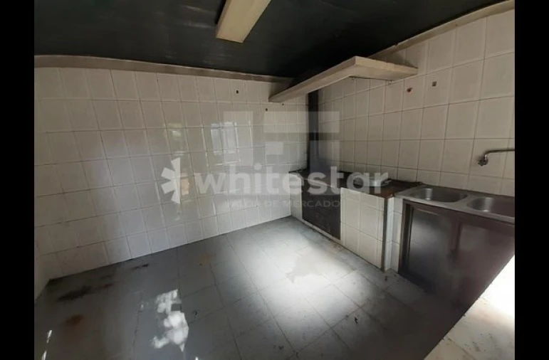 Moradia T2 para Venda em Canas de Senhorim Foto 3