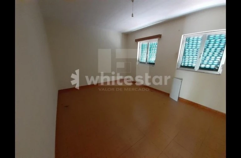 Moradia T2 para Venda em Canas de Senhorim Foto 4