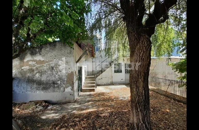 Moradia T2 para Venda em Canas de Senhorim Foto 5