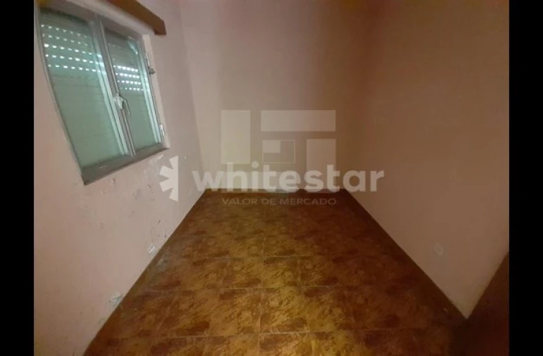 Moradia T2 para Venda em Canas de Senhorim Foto 9