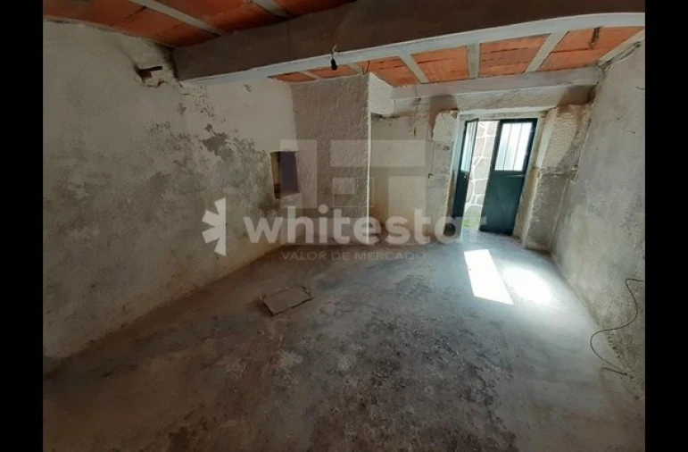 Moradia T2 para Venda em Canas de Senhorim Foto 11