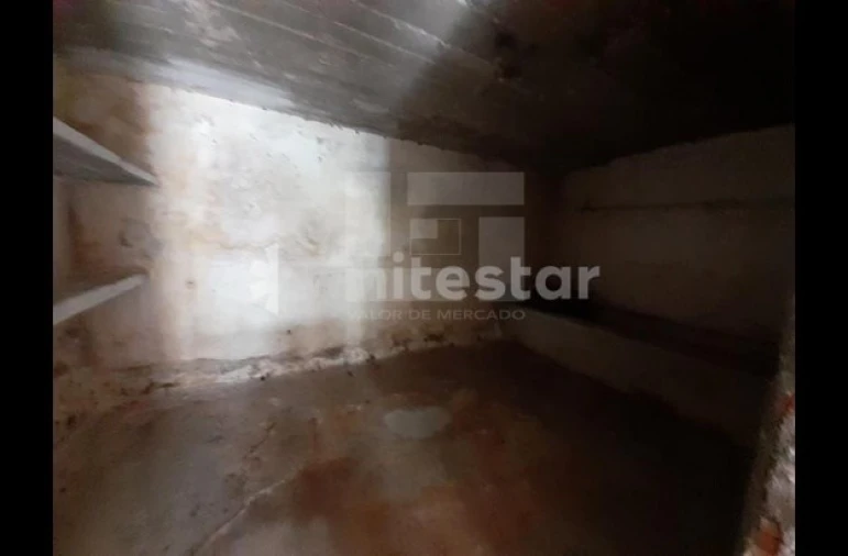 Moradia T2 para Venda em Canas de Senhorim Foto 13