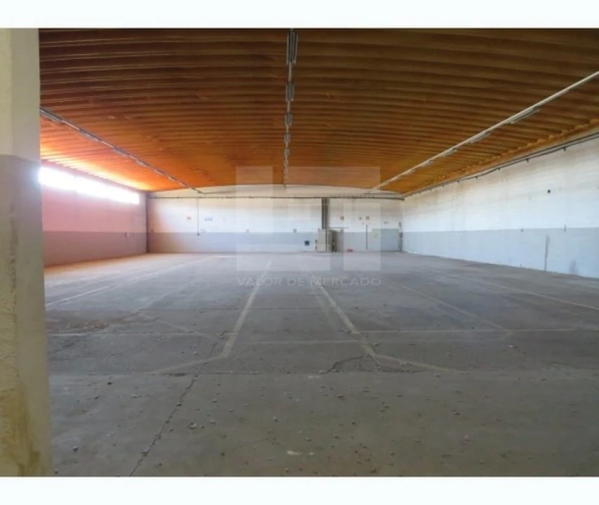 Armazém para Venda em Muge Foto 1