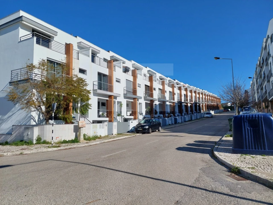 Apartamento T2 para Venda em Charneca de Caparica e Sobreda Foto 20