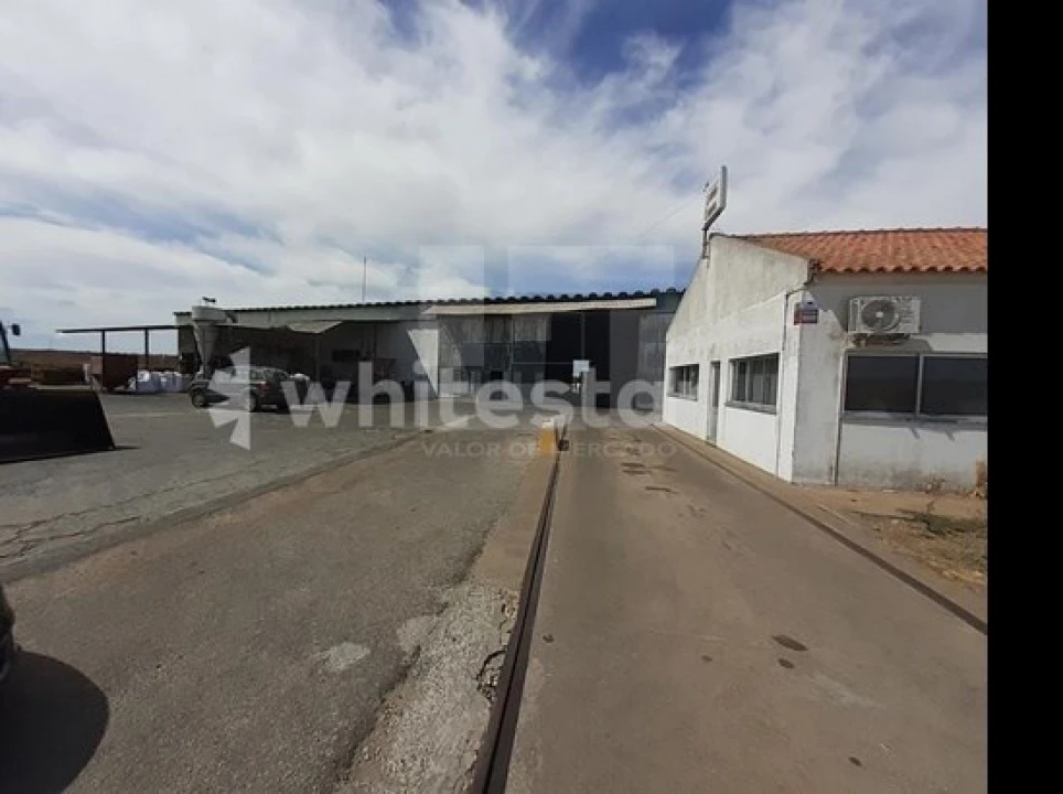 Escritório para Venda em Santa Clara de Louredo Foto 4