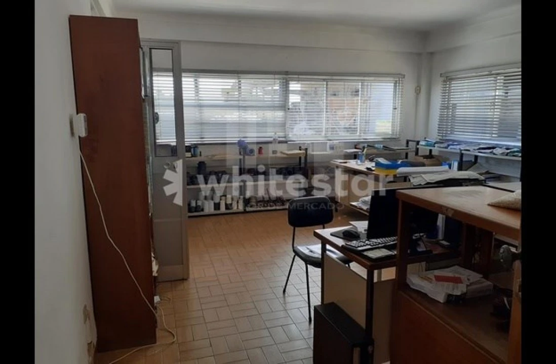 Escritório para Venda em Santa Clara de Louredo Foto 11
