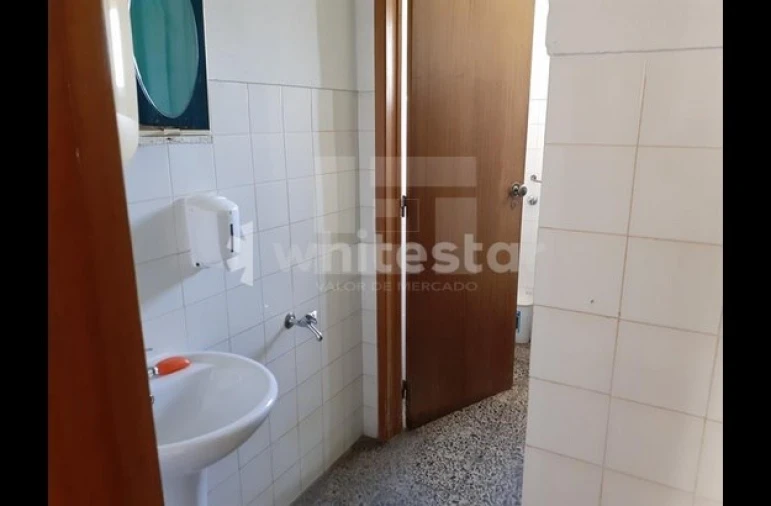 Escritório para Venda em Santa Clara de Louredo Foto 12