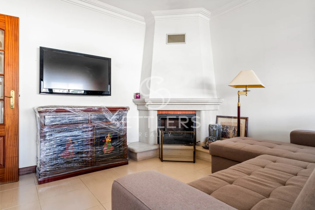 Apartamento T2 para Venda em Carcavelos e Parede Foto 4