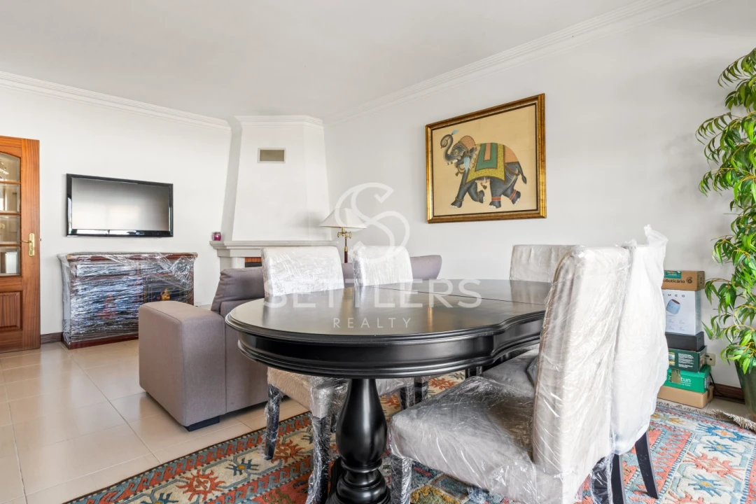 Apartamento T2 para Venda em Carcavelos e Parede Foto 6