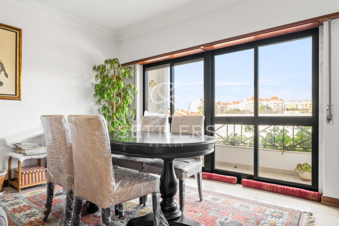 Apartamento T2 para Venda em Carcavelos e Parede Foto 1