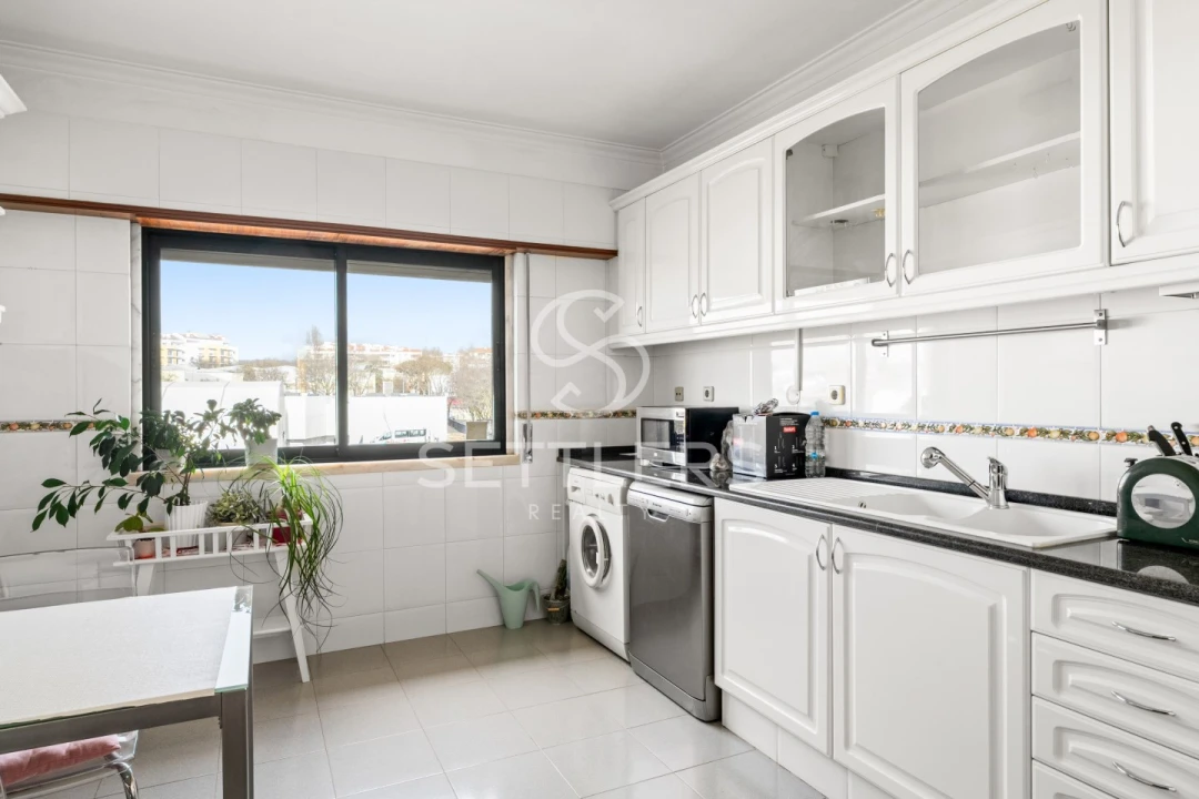 Apartamento T2 para Venda em Carcavelos e Parede Foto 10