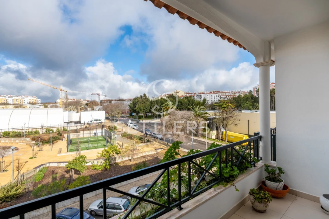 Apartamento T2 para Venda em Carcavelos e Parede Foto 9