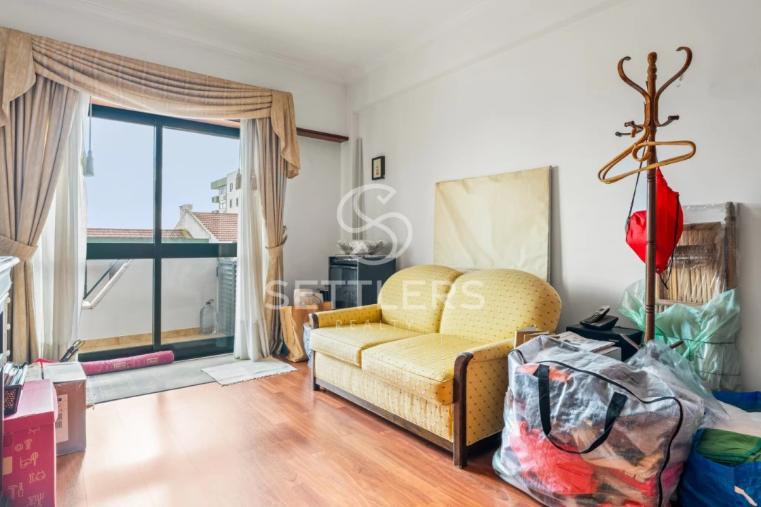 Apartamento T2 para Venda em Carcavelos e Parede Foto 18