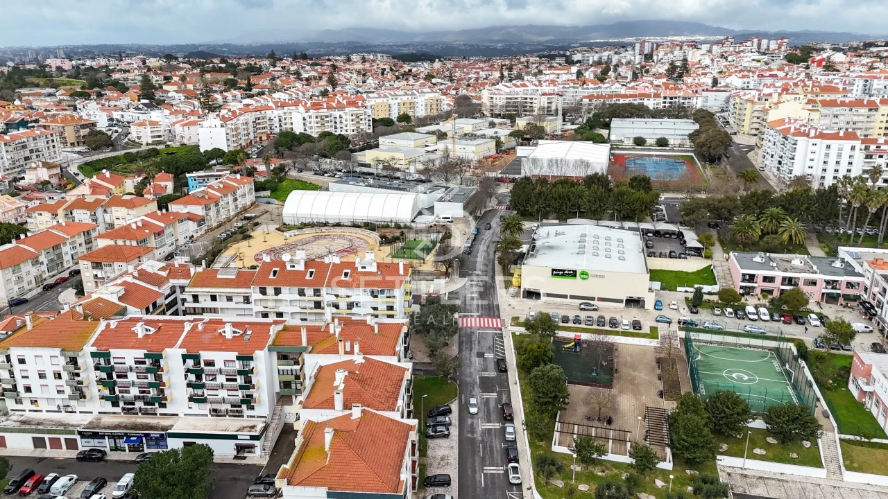 Apartamento T2 para Venda em Carcavelos e Parede Foto 44