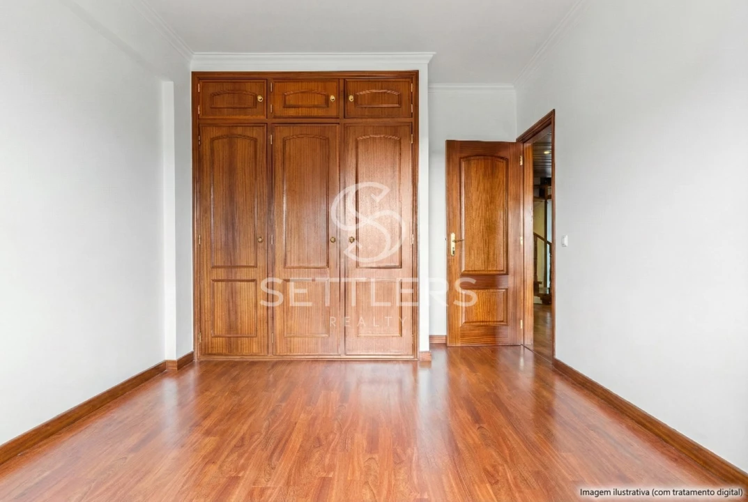 Apartamento T2 para Venda em Carcavelos e Parede Foto 17