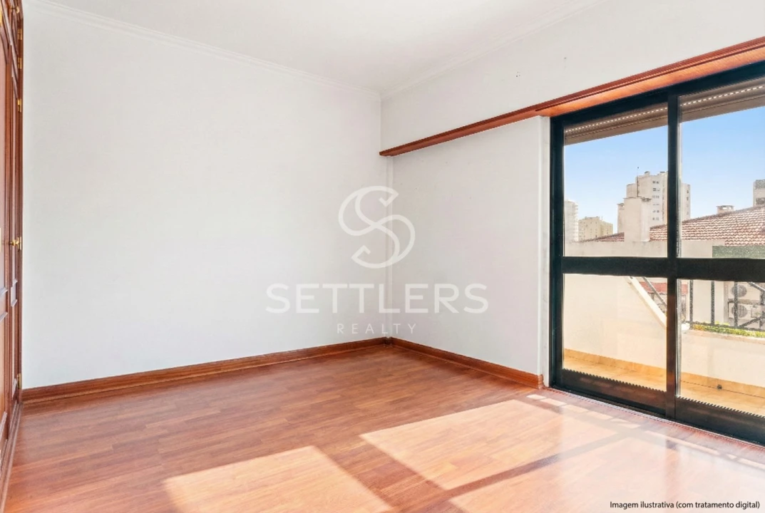 Apartamento T2 para Venda em Carcavelos e Parede Foto 25