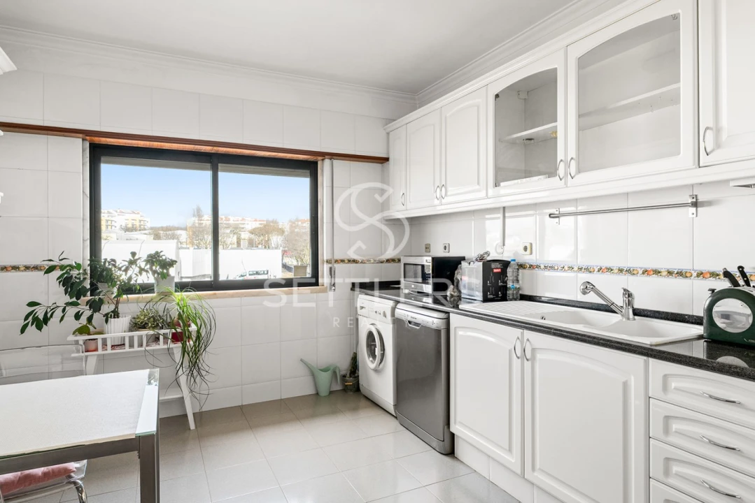 Apartamento T2 para Venda em Carcavelos e Parede Foto 10