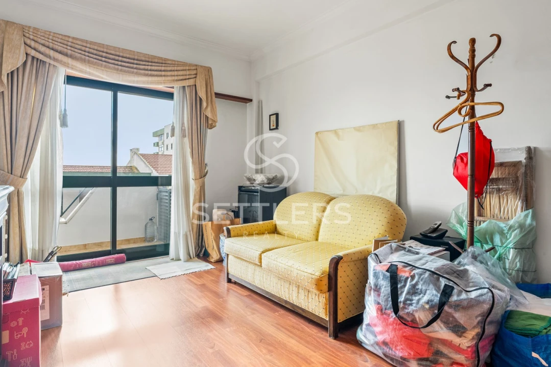 Apartamento T2 para Venda em Carcavelos e Parede Foto 19