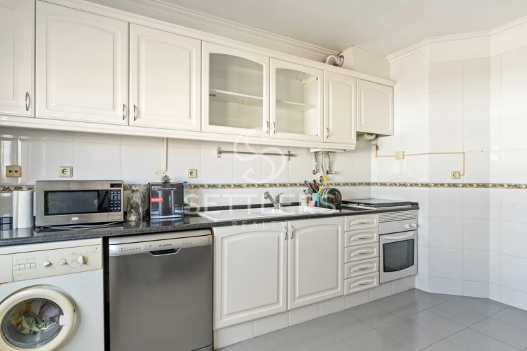 Apartamento T2 para Venda em Carcavelos e Parede Foto 12