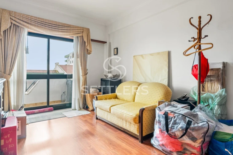 Apartamento T2 para Venda em Carcavelos e Parede Foto 18