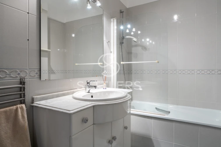 Apartamento T2 para Venda em Carcavelos e Parede Foto 20